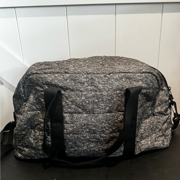 PINK VS Duffle Bag - Picture 3 of 4